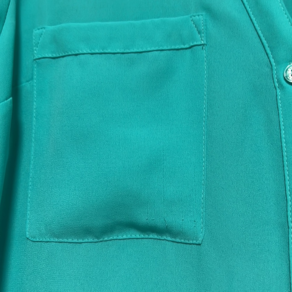 Express button down blouse - Picture 2 of 3